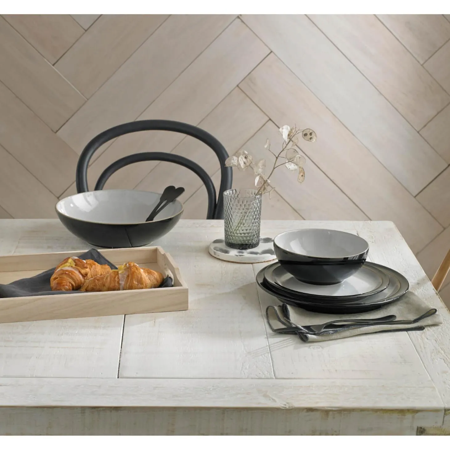 Denby Elements Black Pasta Bowl - 22cm