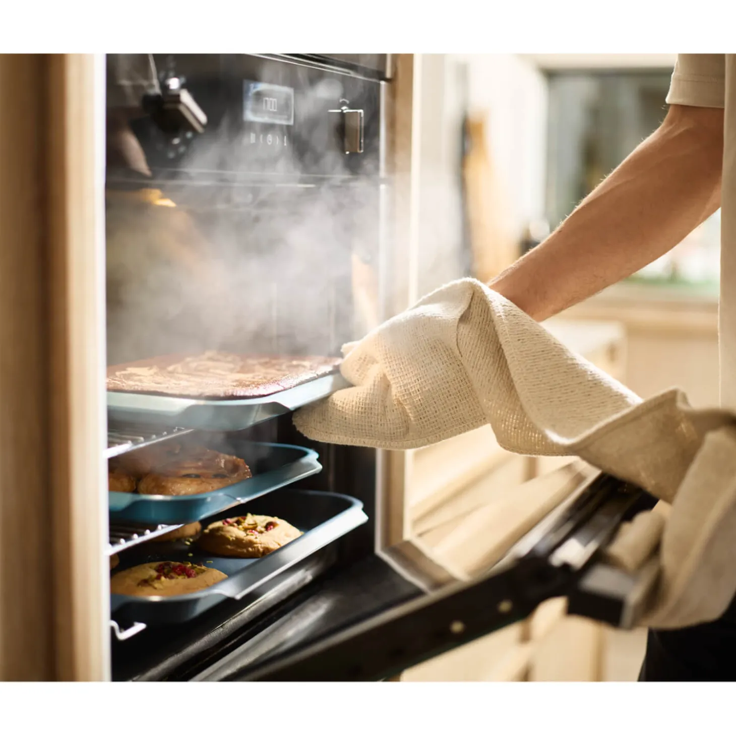 Joseph Joseph Nest™ Bake Oven Large Non-Stick Baking Tray - Blue