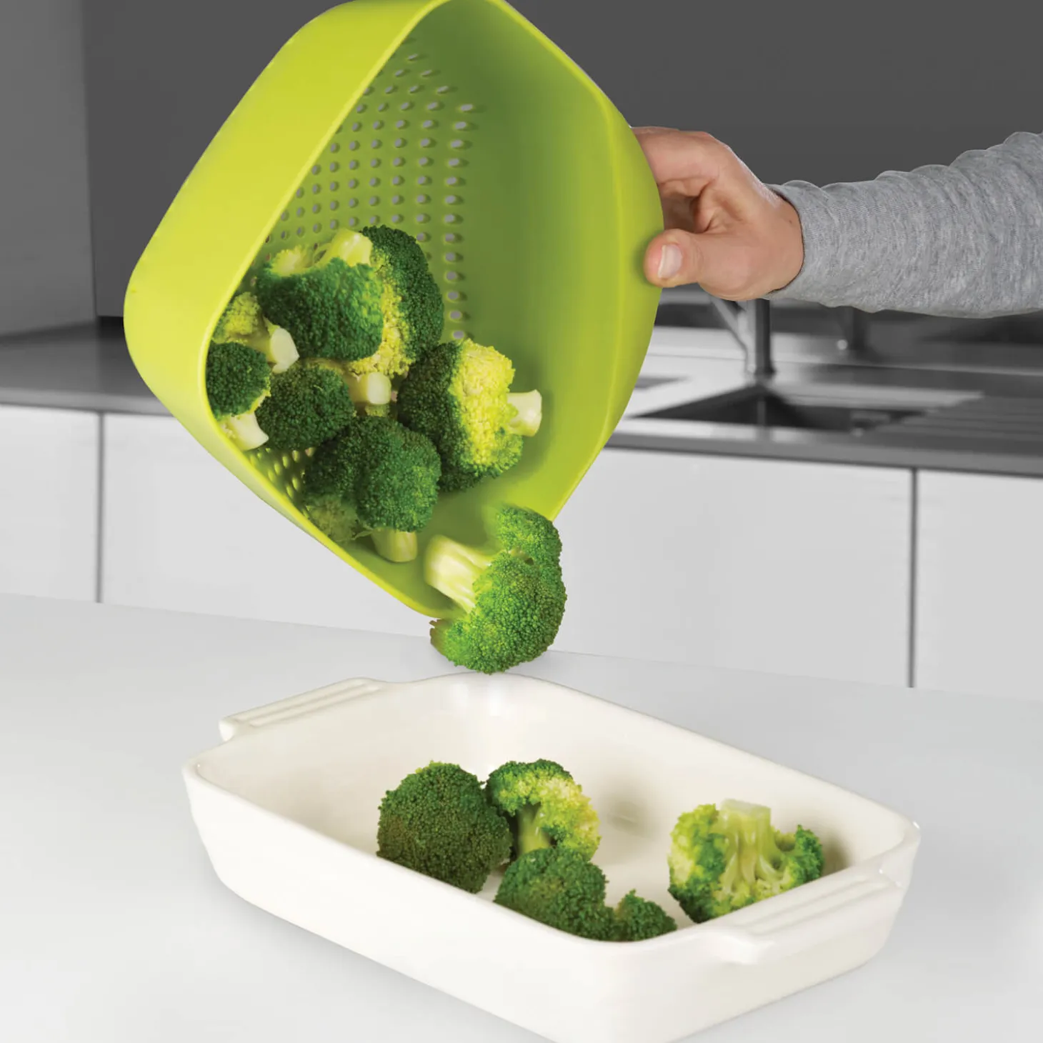 Joseph Joseph Square Colander - White