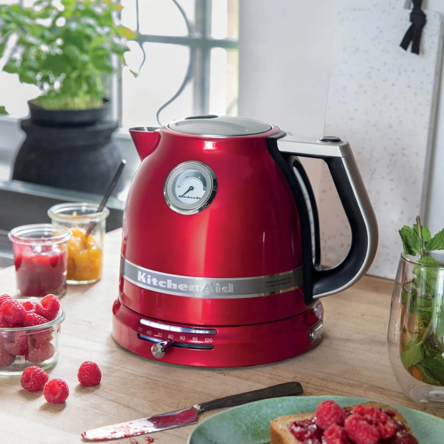 KitchenAid Artisan 5KEK1522BCA 1.5 Litre Kettle - Candy Apple