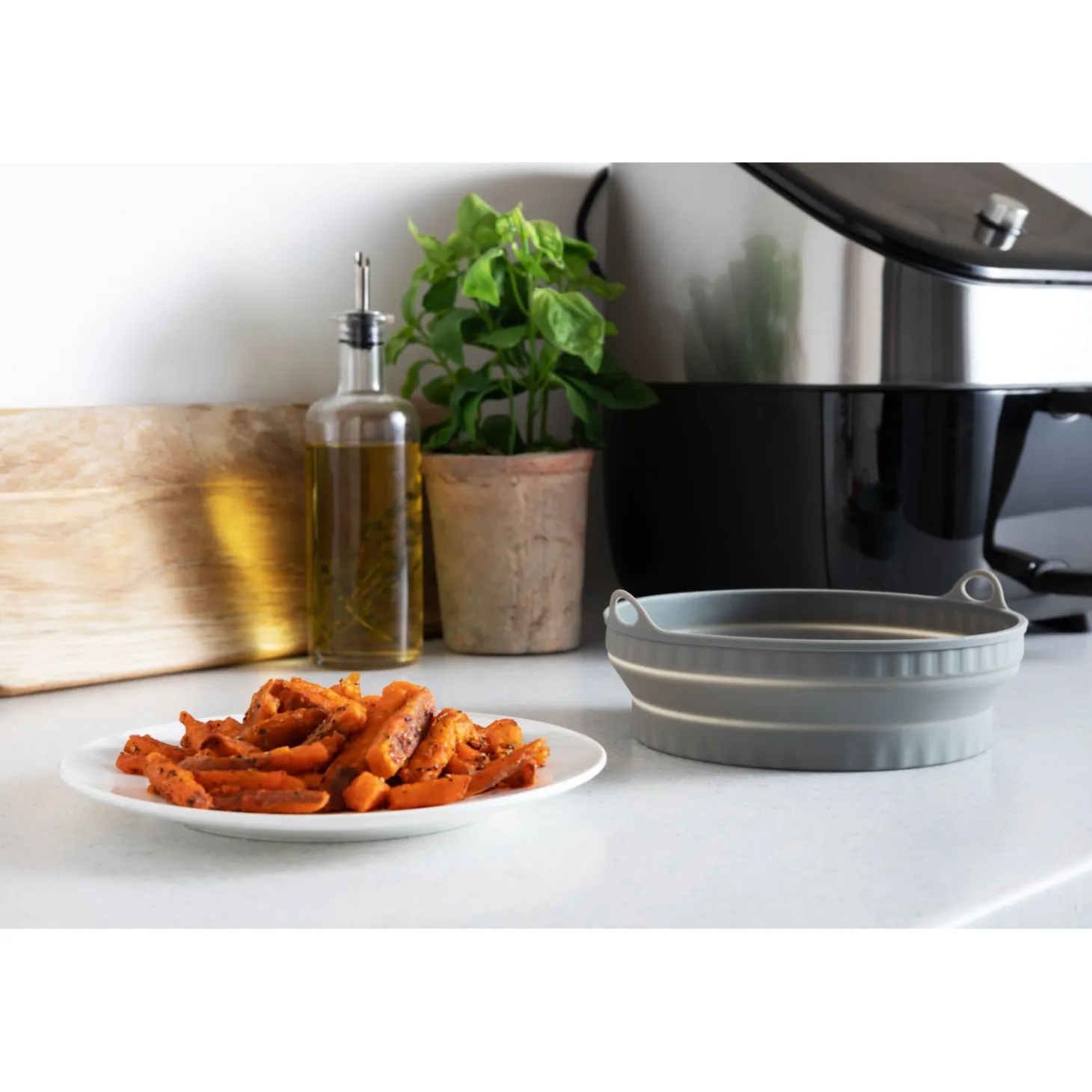 KitchenCraft Collapsible Silicone Air Fryer Liner - Round