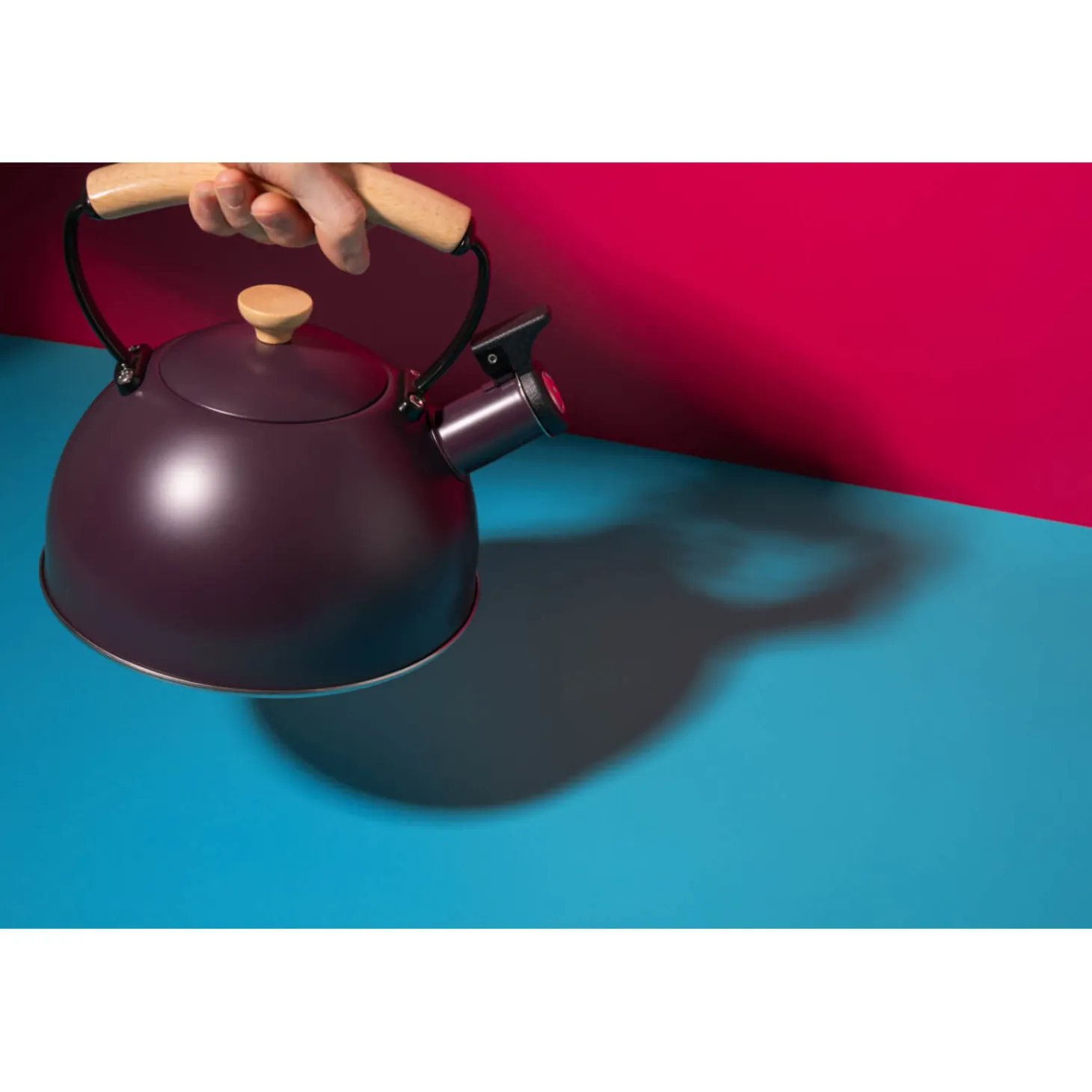 La Cafetière 1.6 Litre Stovetop Whistling Kettle - Purple
