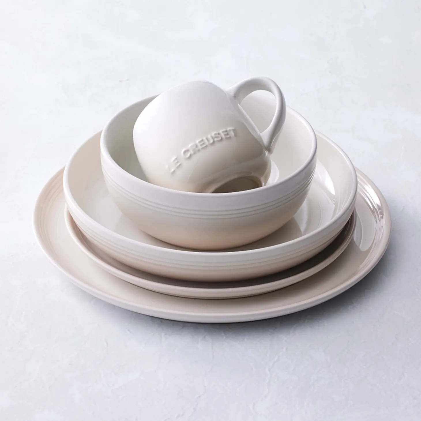 Le Creuset 27cm Stoneware Coupe Dinner Plate - Meringue