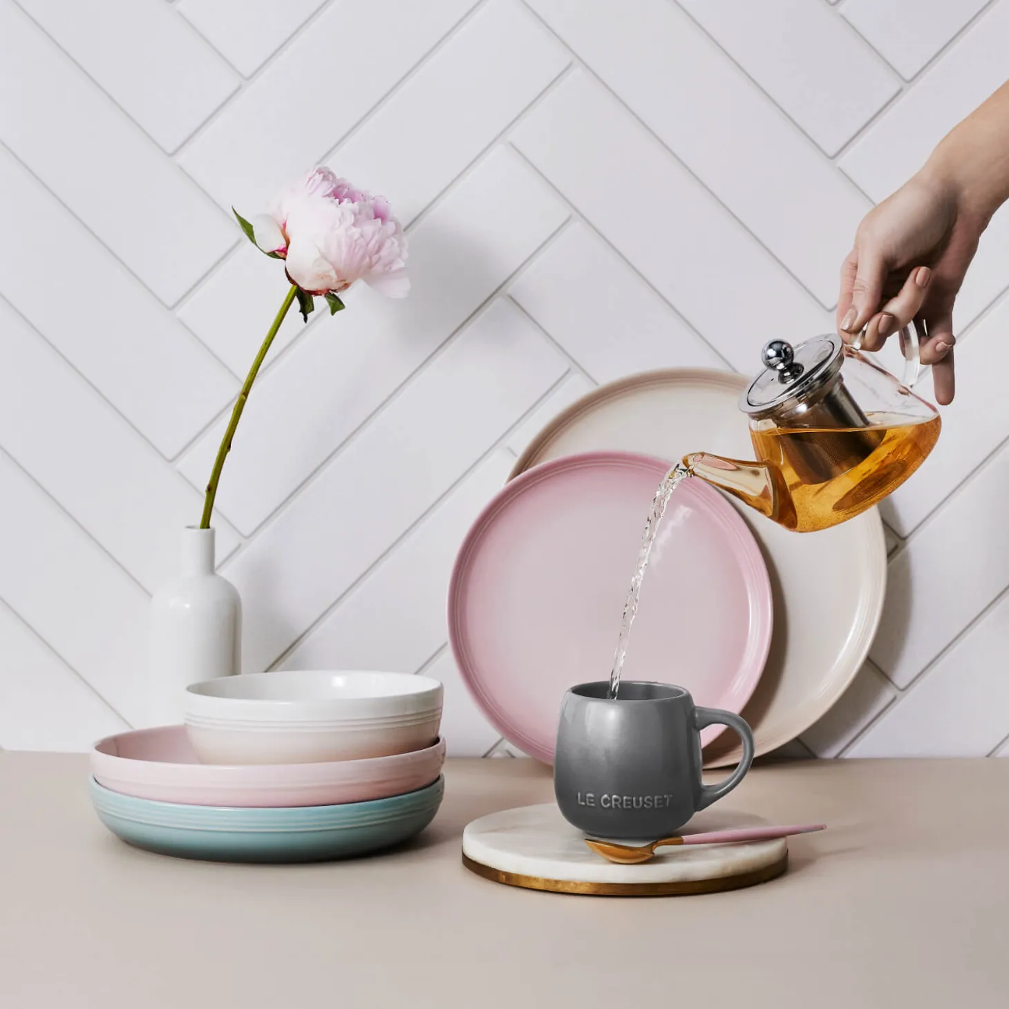 Le Creuset 16cm Stoneware Coupe Cereal Bowl - Shell Pink