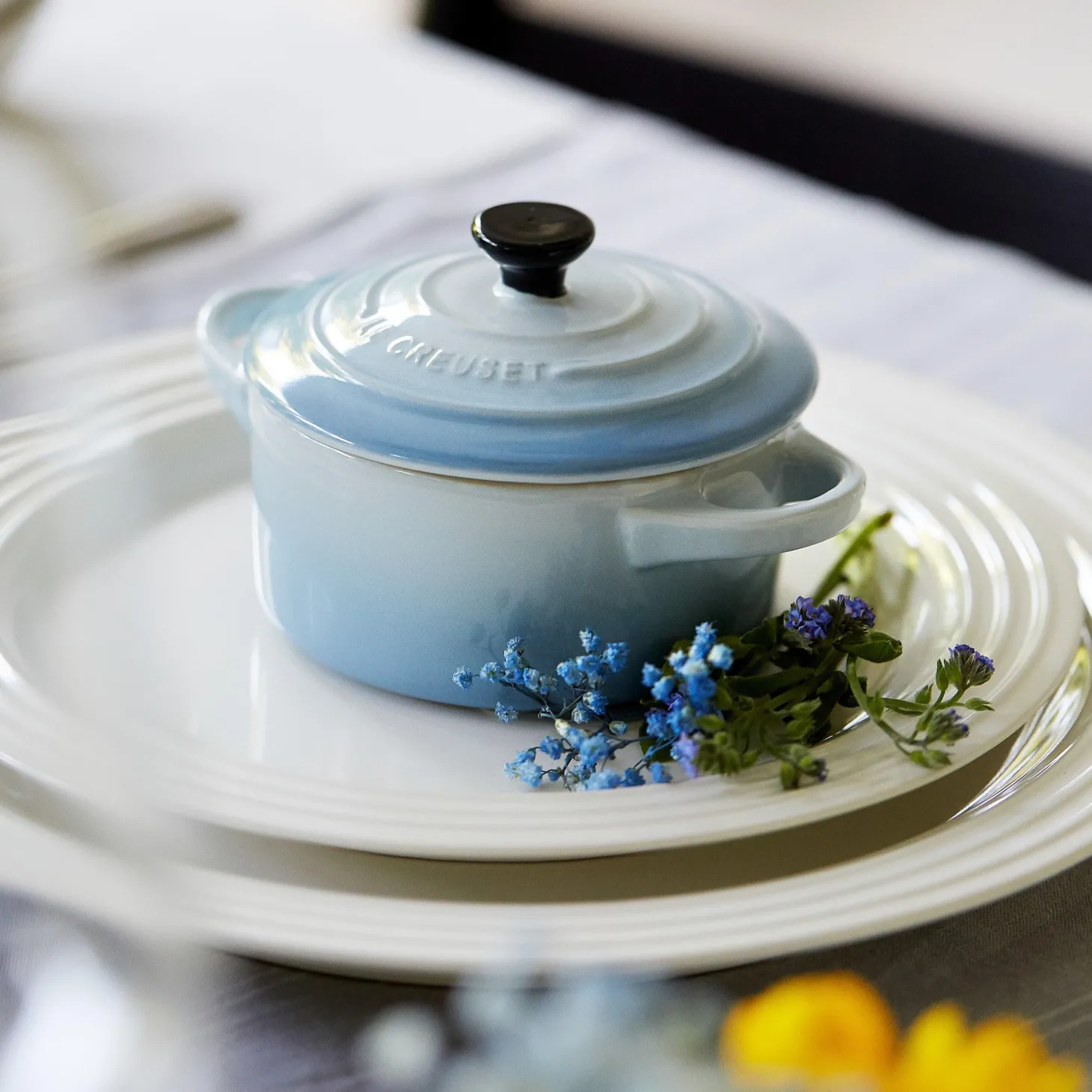 Le Creuset 27cm Stoneware Dinner Plate - Cotton