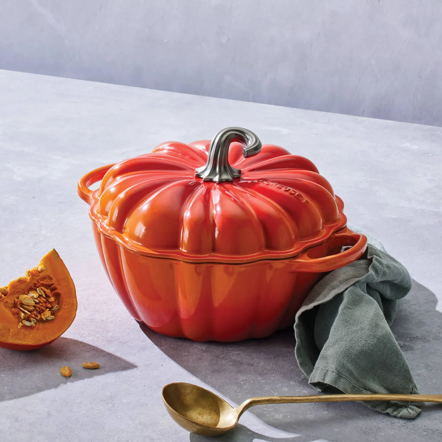 Le Creuset Halloween Cast Iron 24cm Pumpkin Casserole Dish - Volcanic