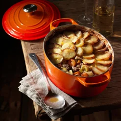 Le Creuset Signature Cast Iron 27cm Oval Casserole - Volcanic