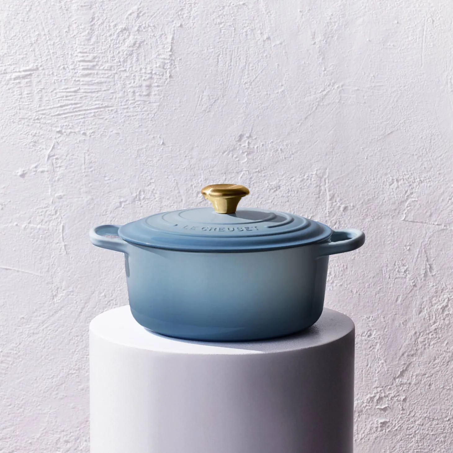Le Creuset Signature Cast Iron 28cm Round Casserole - Chambray