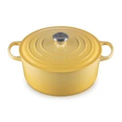 Le Creuset Signature Cast Iron 28cm Round Casserole - Camomille