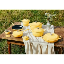 Le Creuset Signature Cast Iron 28cm Round Casserole - Camomille