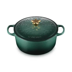 Le Creuset Signature  Cast Iron 24cm Christmas Noel Casserole - Artichaut