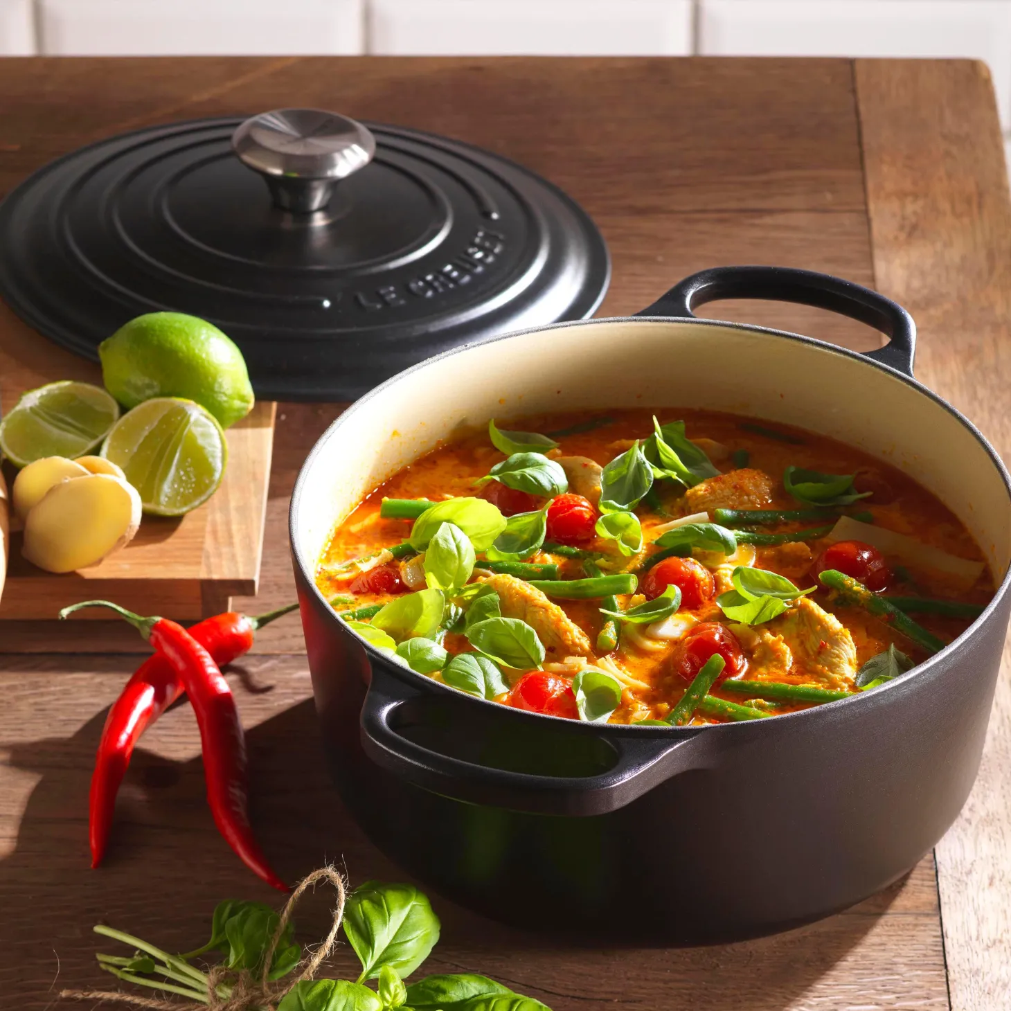 Le Creuset Signature Cast Iron 28cm Round Casserole - Satin Black