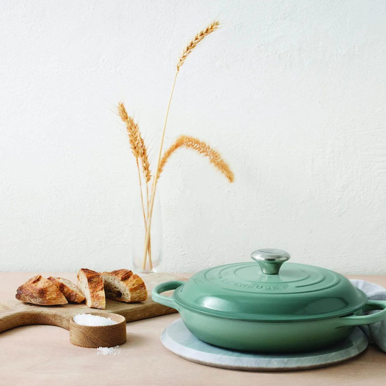 Le Creuset Signature Cast Iron 26cm Shallow Casserole - Sea Salt
