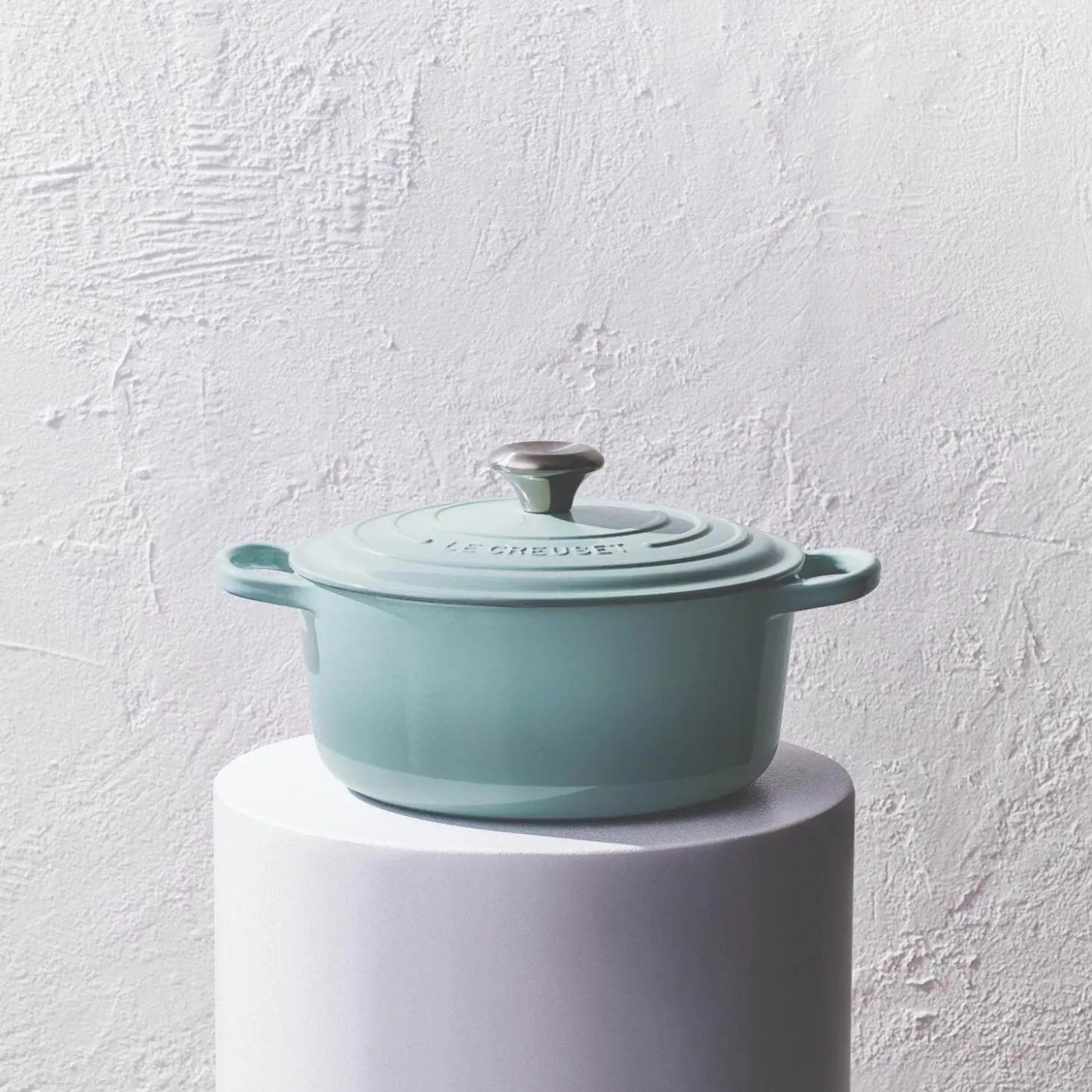 Le Creuset Signature 22cm Cast Iron Round Casserole - Sea Salt