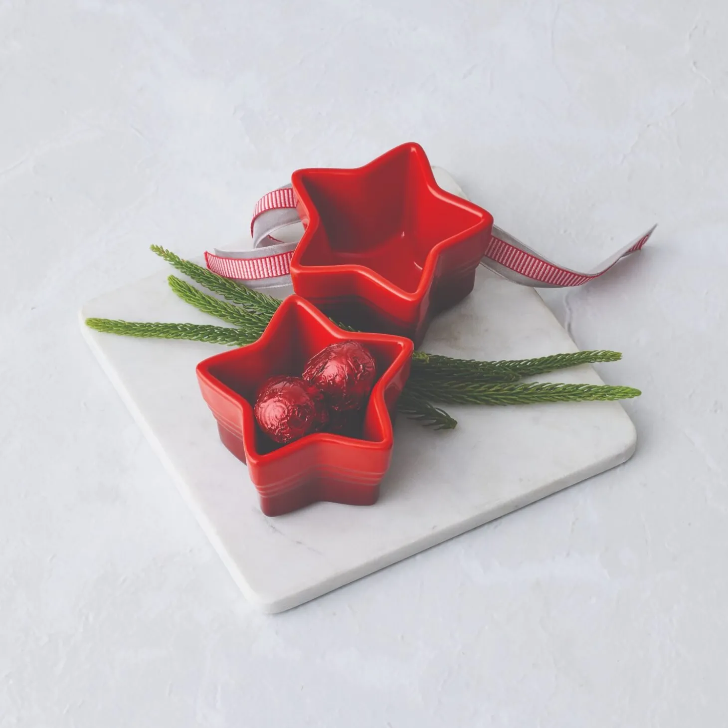 Le Creuset Stoneware Set of 2 Star Ramekins - Cerise