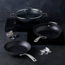 Le Creuset Toughened Non-Stick Deep Frying Pan With Helper Handle - 30cm