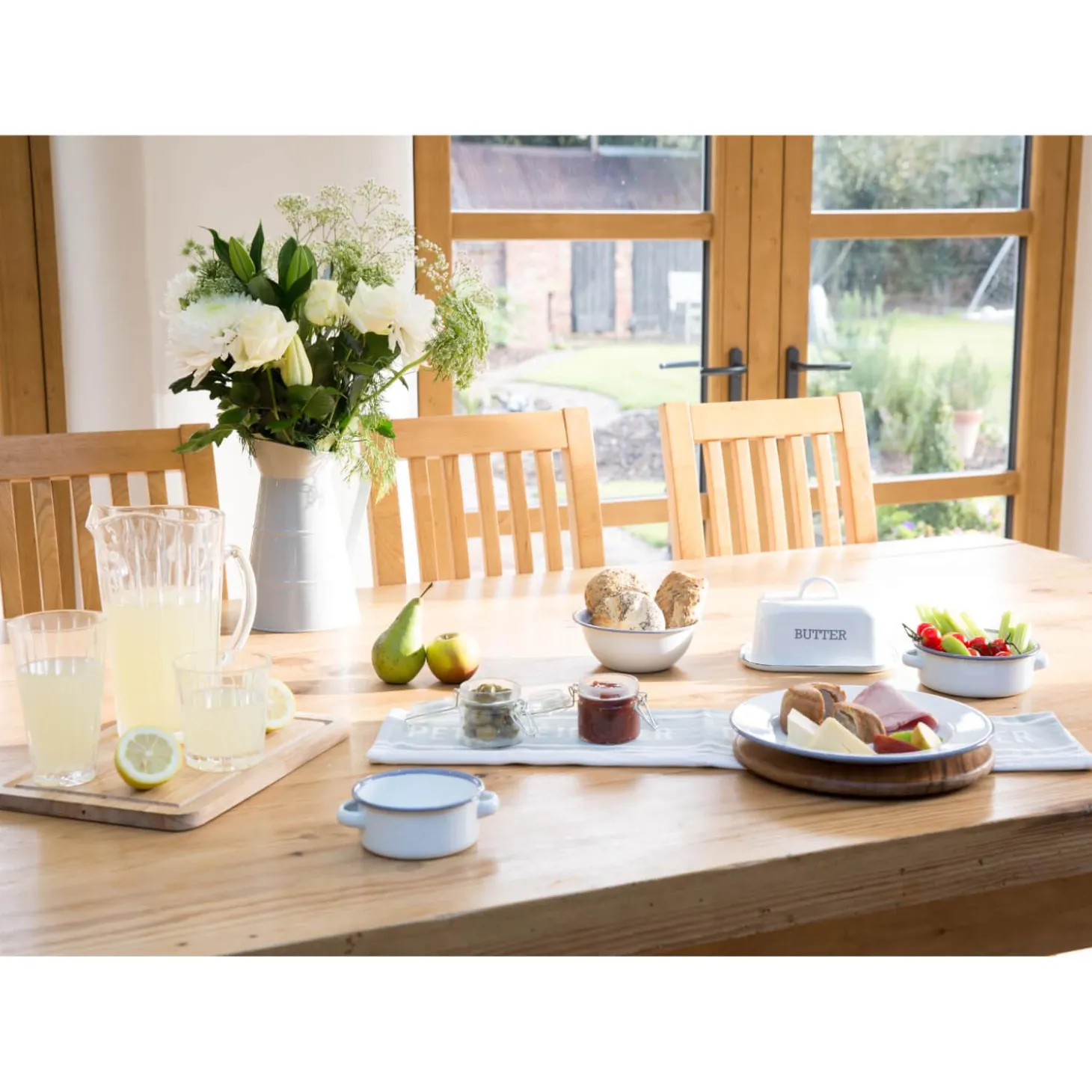 Living Nostalgia Enamel Dinner Plate - 24cm