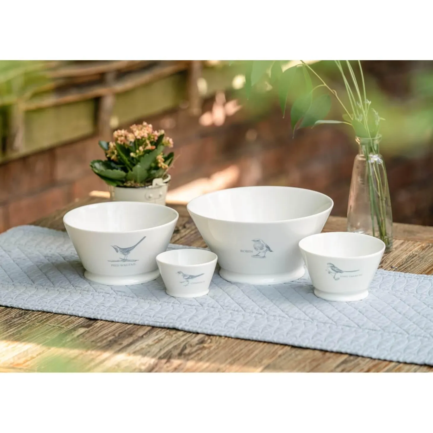 Mary Berry English Garden Large Serving Bowl - Robin