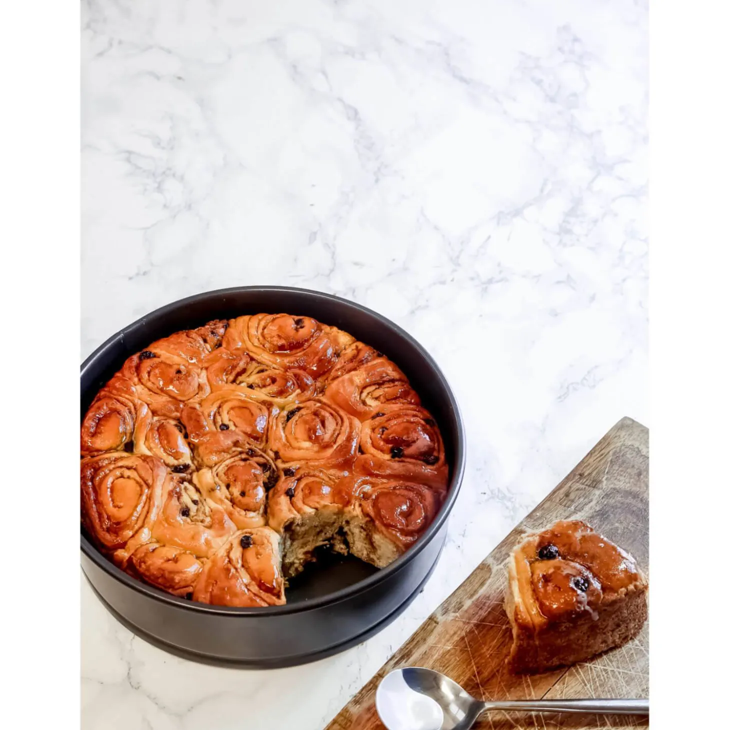 Masterclass Loose Base Round Cake Tin - 20cm