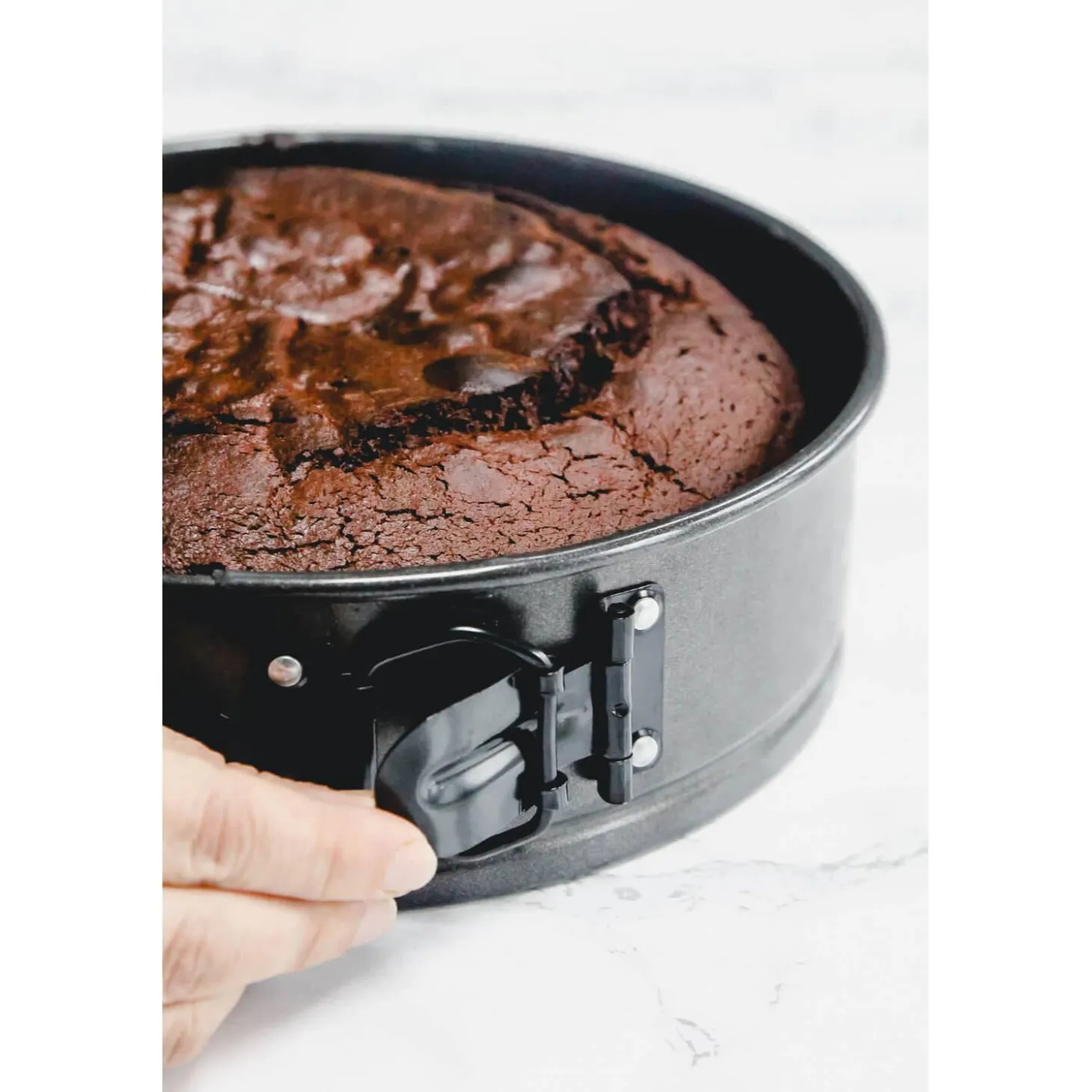 Masterclass Spring Form Round Cake Tin - 20cm