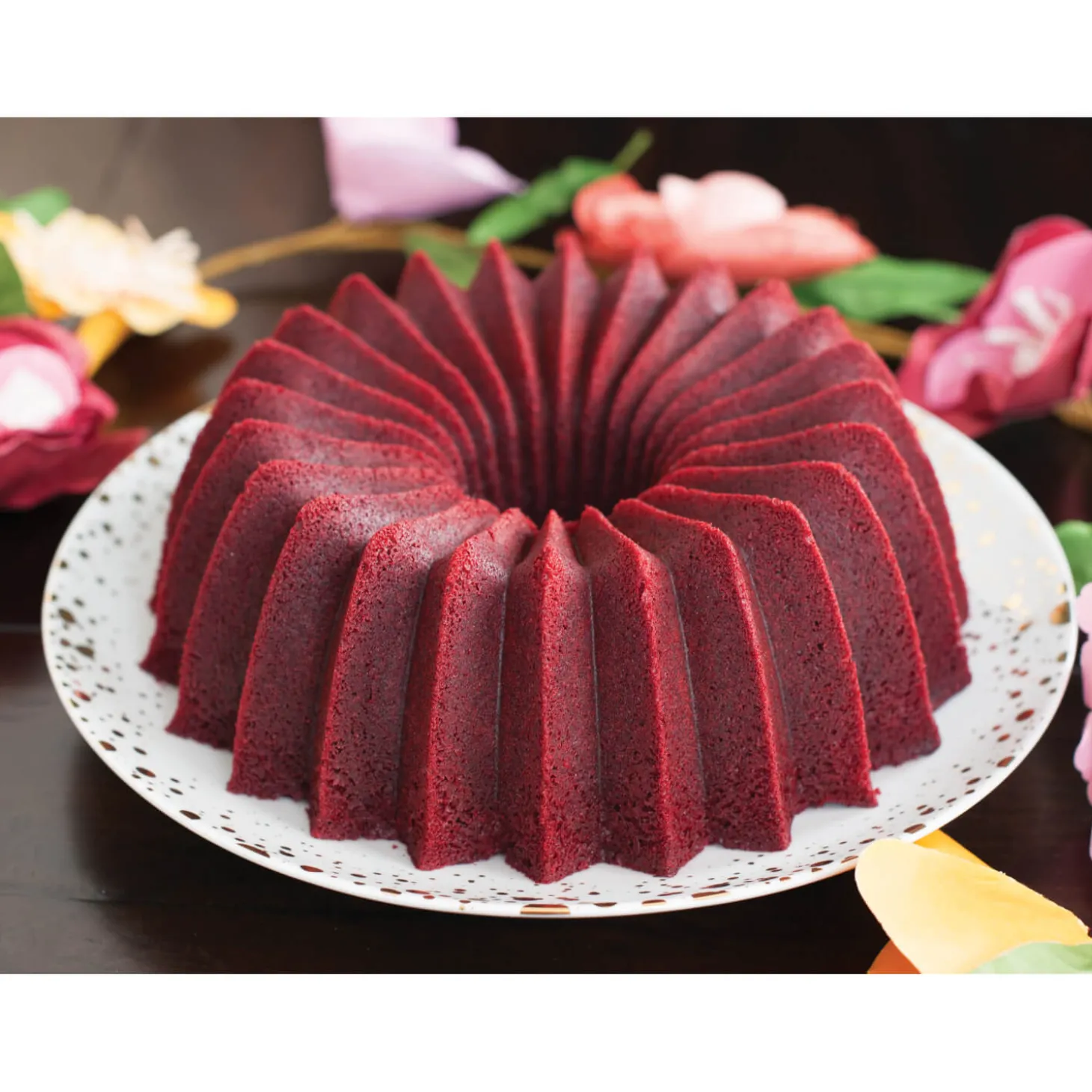 Nordic Ware Brilliance 10-Cup Bundt Pan - Gold