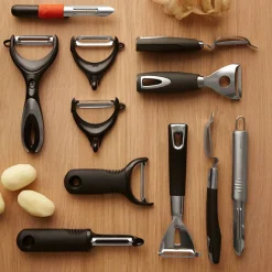 OXO Good Grips Y Peeler - Black