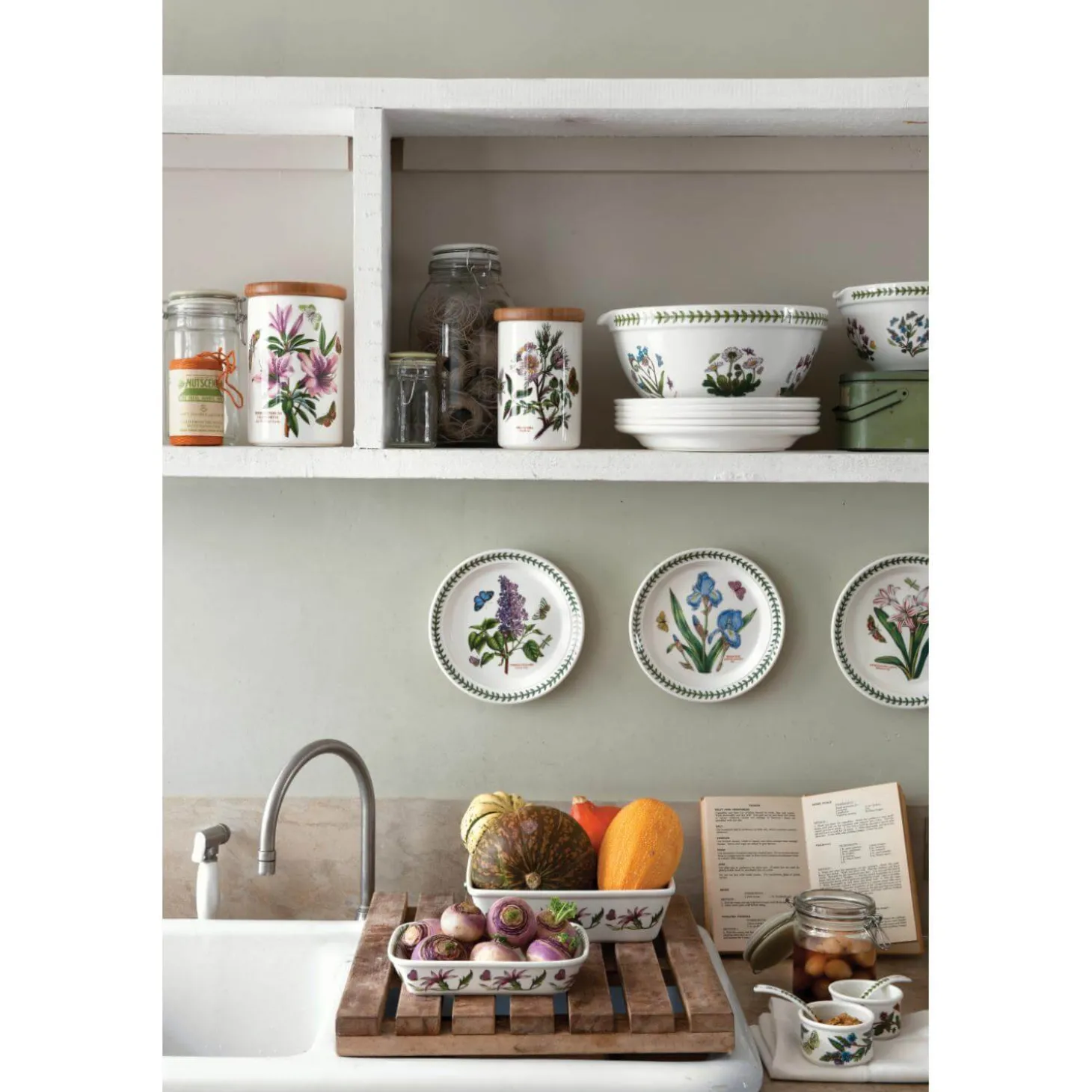 Portmeirion Botanic Garden 8" Airtight Storage Jar - Hydrangea