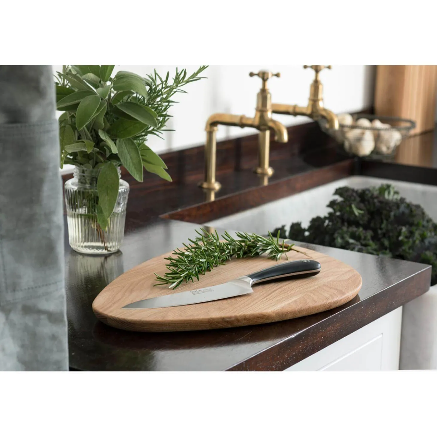 Robert Welch 44cm Oak Pebble Chopping Board