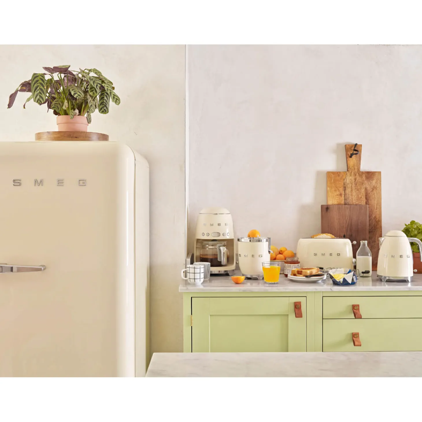 Smeg Jug Kettle & 4 Slice Toaster Set - Cream