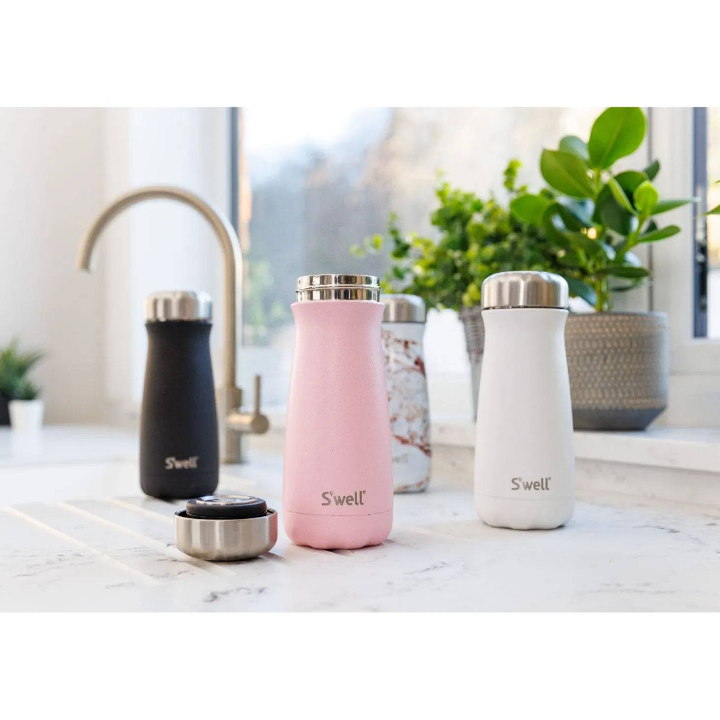 S'well 470ml Traveler Reusable Water Bottle - Pink Topaz