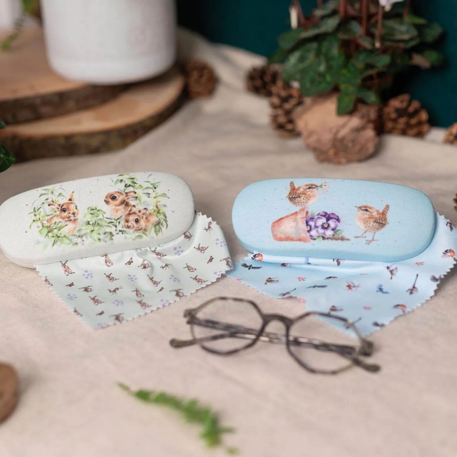 Wrendale Designs by Hannah Dale Glasses Case - Pottering About - Bird