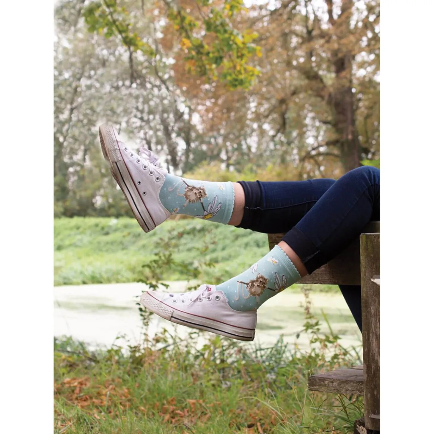 Wrendale Designs Socks - Hare And The Bee